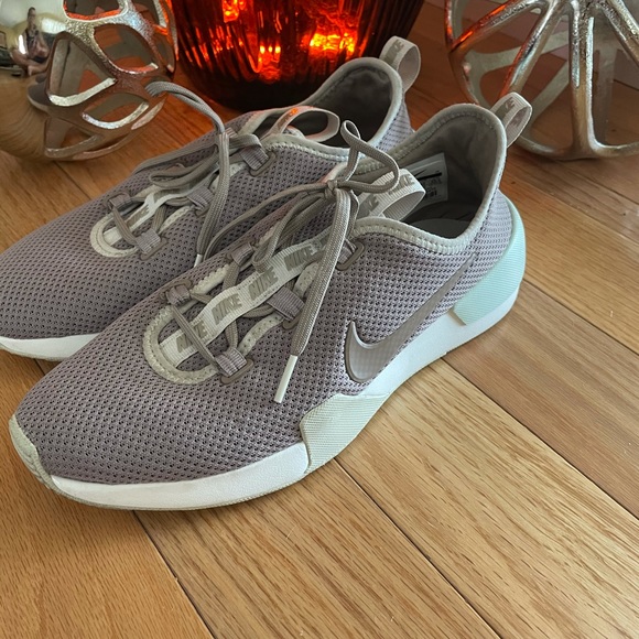 NIke runners - Picture 5 of 8